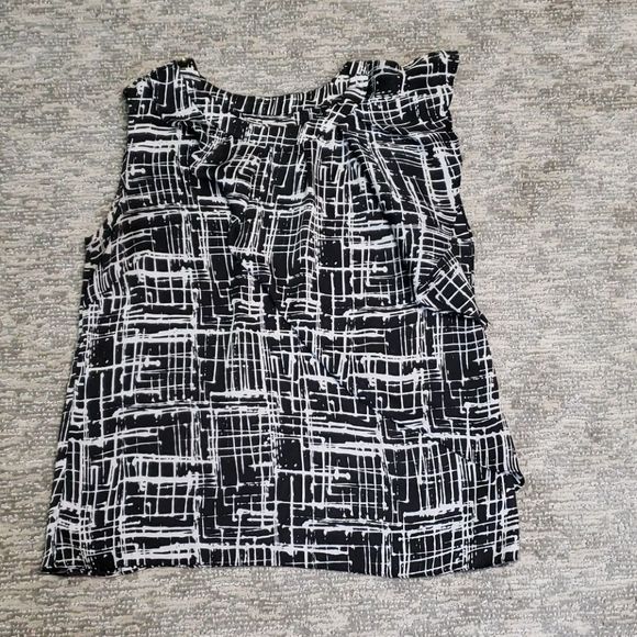 Michael kors black and white sleeveless top - Picture 4 of 7